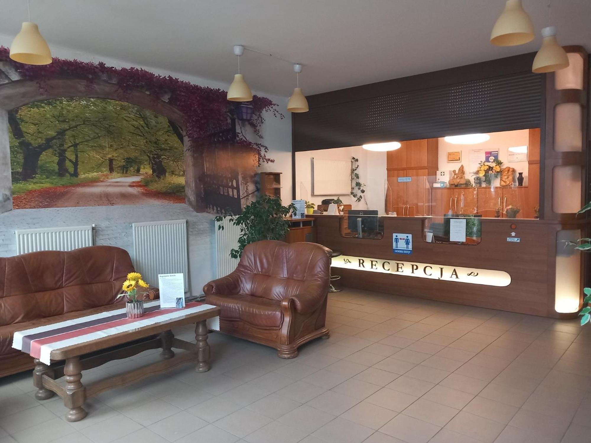 Hotel Dworek Вроцлав Экстерьер фото